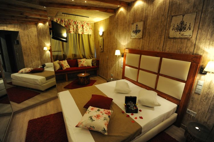 Carol Hotel 19