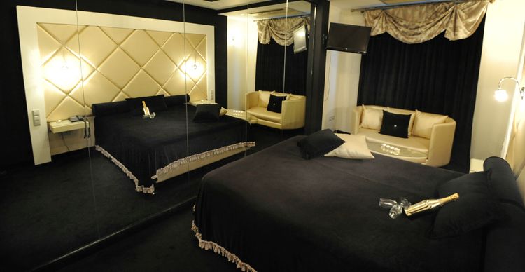 Carol Hotel 25