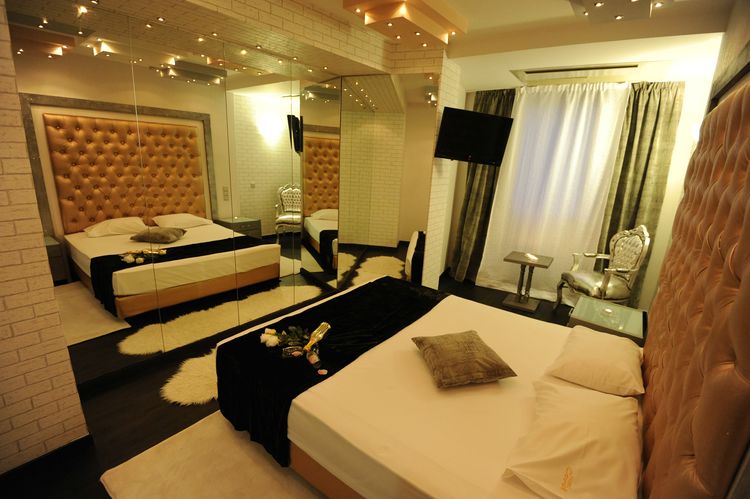 Carol Hotel 31