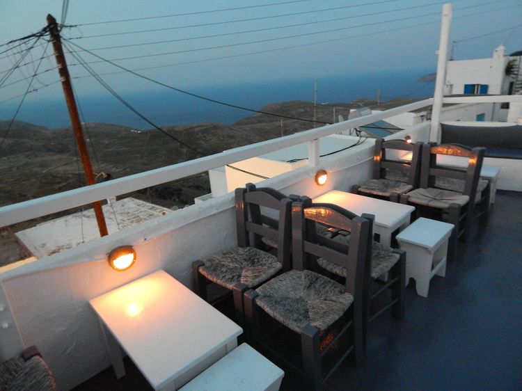 Aerino-Bar-Serifos 09