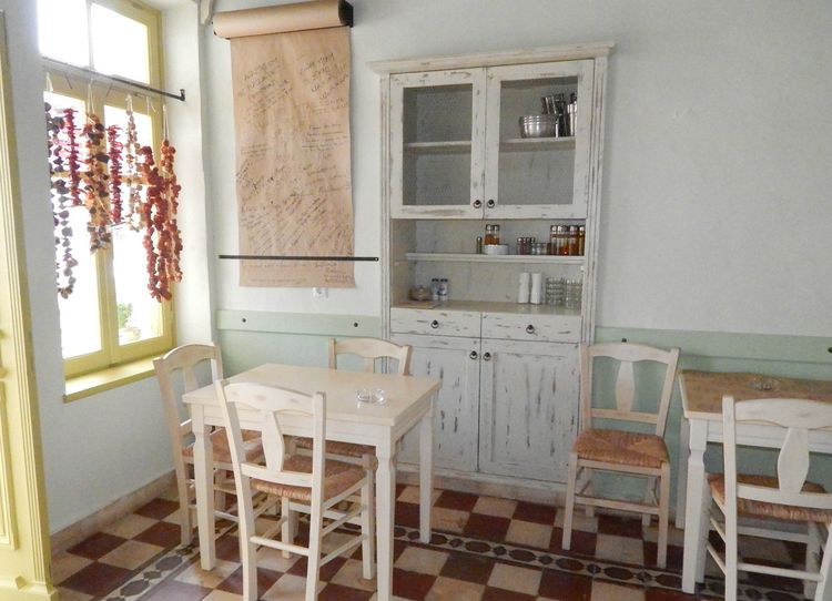 Mpakakaki Serifos 53