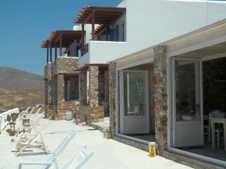 Niovi-Serifos 33