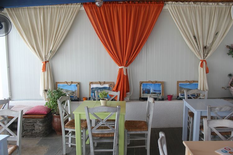 Stou Peri-cafe-bar-Sxoinousa-17