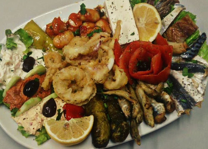 Familyn Cafe meze3