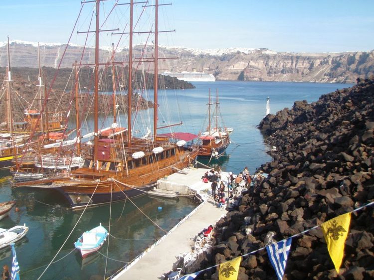 Giorti Agiou Nikolaou Santorini