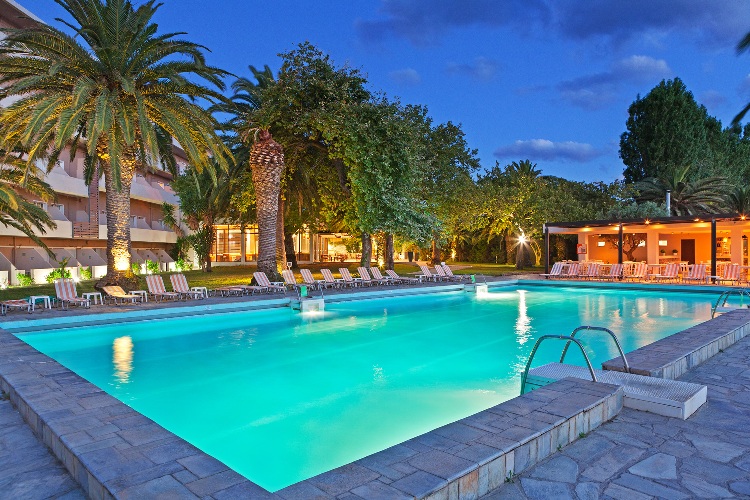 DreamHoliday-Piscine-Nocturne
