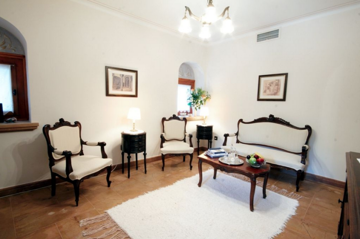 Argentikon Luxury Suites-PYRGOUSIKO