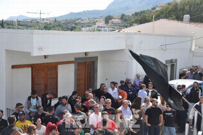 Χίος, οργή λαού και μαύρες σημαίες για την παύση του Ρουκετοπόλεμου