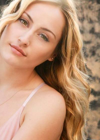 Angela Halili as Eve