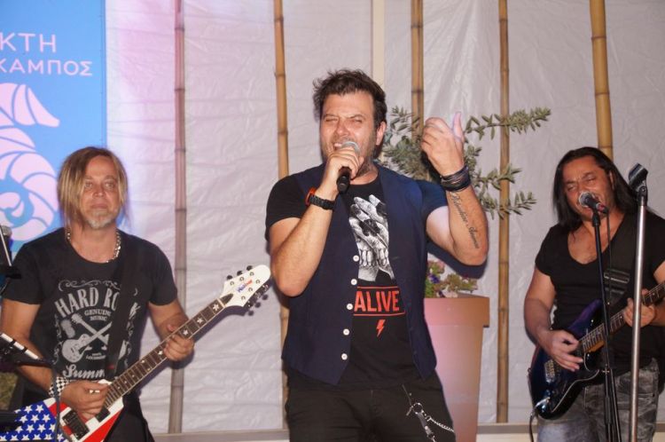 "Μπαμ και Κάτω" με "Ταινία Φαντασίας"στην Ακτή Ιππόκαμπος, από τους Λάμπη Λιβιεράτο και τους Φίλους για Πάντα