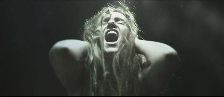 "ΤΗΕ END" από την Άννα Μπουρμά, new single & music video 