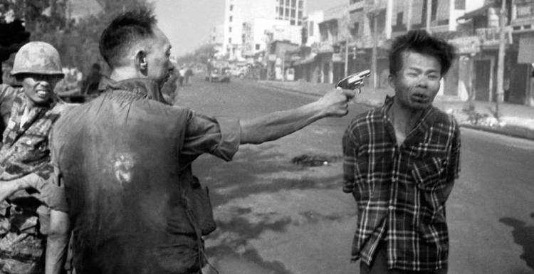 1968 fotografia pou ekrine ena polemo