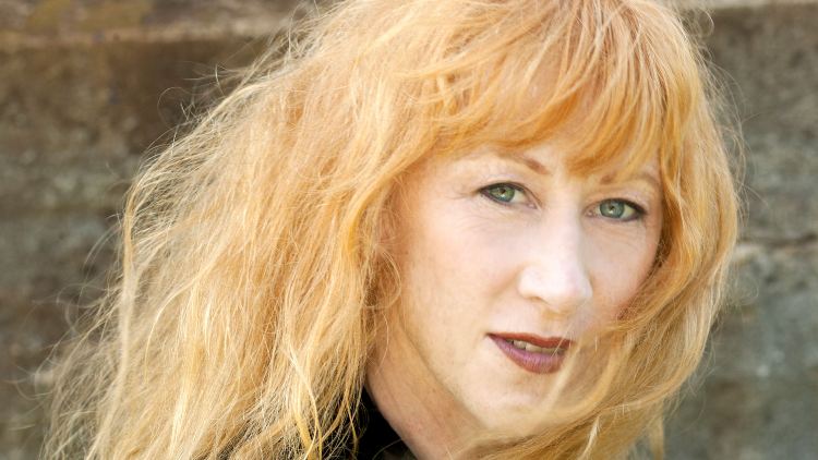 Loreena-McKennitt-1