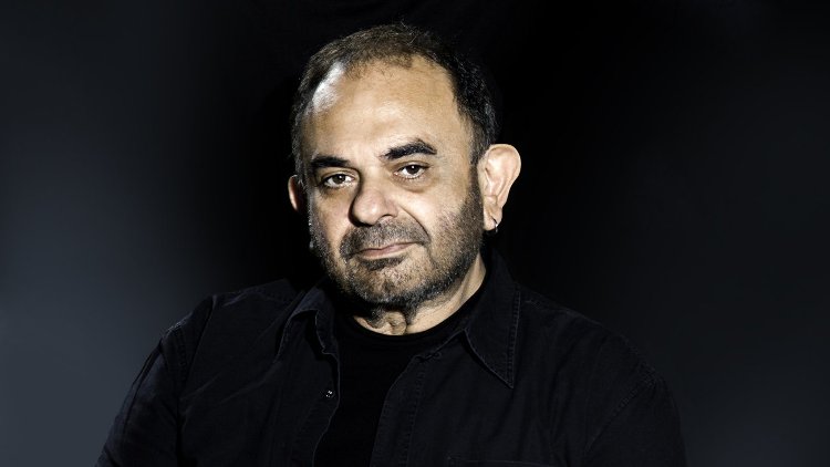 Σάκης Μπουλάς,  ήταν Έλληνας ηθοποιός, στιχουργός, ερμηνευτής και παρουσιαστής θεαμάτων