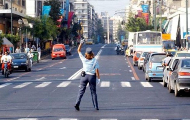 Αναλαμβάνουν υπηρεσία οι πρώτες γυναίκες αστυφύλακες στην Ελλάδα