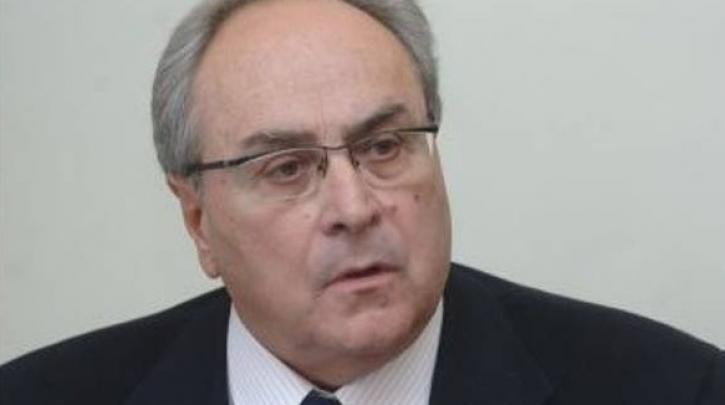 Νίκοs Κωνσταντόπουλοs, Έλληνας πολιτικός και δικηγόρος, έχει διατελέσει πρόεδρος του Συνασπισμού της Αριστεράς και της Προόδου 