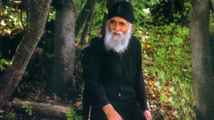 Άγιος Παΐσιος ο Αγιορείτης, ήταν Έλληνας μοναχός που έζησε κατά τη διάρκεια του 20ού αιώνα και έγινε ευρέως γνωστός για τον βίο και το έργο του