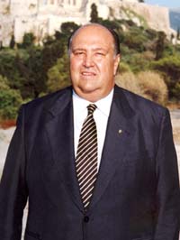 Ιωάννης Χατζηφώτης, Έλληνας ερευνητής φιλόλογος, συγγραφέας, ιστοριοδίφης, κριτικός της λογοτεχνίας, επιμελητής εγκυκλοπαιδειών, ποιητής, και δημοσιογράφος