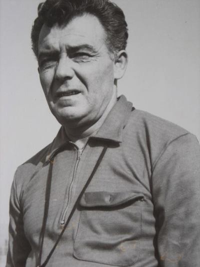 Κώστας Χούμης, ήταν Έλληνας διεθνής επιθετικός ποδοσφαιριστής, ο οποίος χαρακτηρίστηκε ως ο μεγαλύτερος Έλληνας ποδοσφαιριστής της προπολεμικής περιόδου