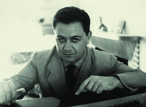 Manos Xatzidakis-05