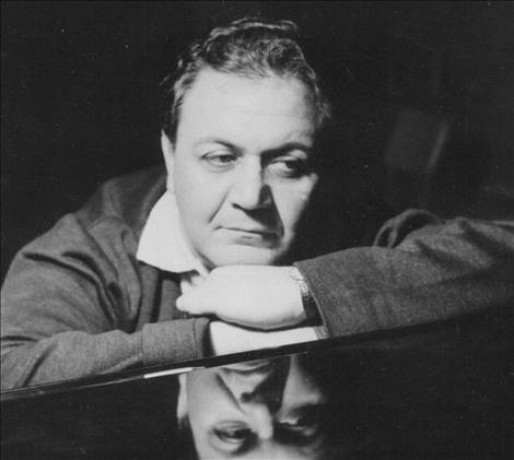 Manos Xatzidakis-07