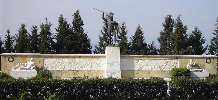 Λεωνίδας, ήταν βασιλιάς της Σπάρτης και αρχηγός του συμμαχικού ελληνικού στρατού στην Μάχη των Θερμοπυλών