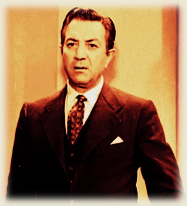 Μήτσος Λυγίζος, ήταν Έλληνας συγγραφέας λογοτεχνικών και θεατρικών έργων ποιητής, σκηνοθέτης, ηθοποιός και διευθυντής Δραματικών Σχολών