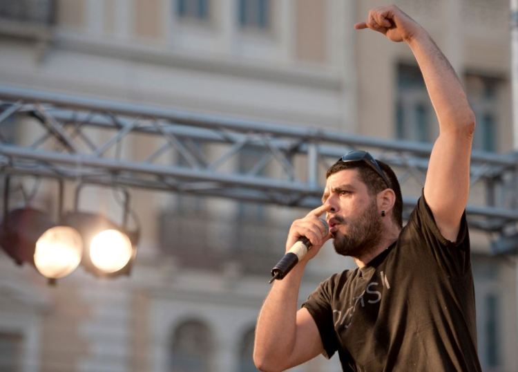 Παύλος Φύσσας, ήταν καλλιτέχνης της ραπ Killah P και δολοφονήθηκε για την αντιφασιστική του δράση  