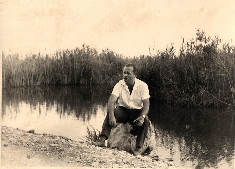 Τάκης Σινόπουλος, ήταν Έλληνας ποιητής και συγγραφέας