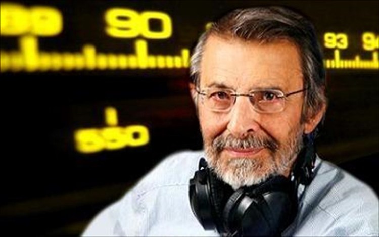 Γιάννης Καλαμίτσης, ήταν Έλληνας θεατρικός συγγραφέας της επιθεώρησης, στιχουργός και παραγωγός του ραδιοφώνου