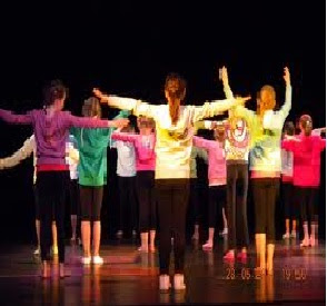 Theatro kai Epistimi