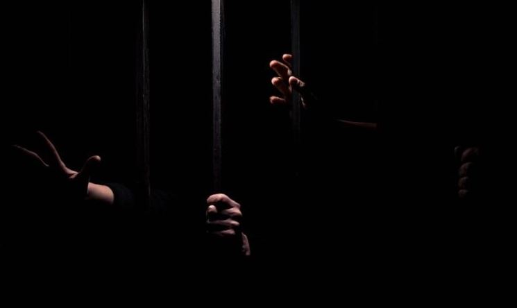Δωρεάν 4 μονές προσκλήσεις για την θεατρική παράσταση Κόκκινη Αλήθεια, το βραβευμένο βιβλίο του Ανδρέα Αριστοτέλους, στον Χώρο Τέχνης Ασωμάτων στο Θησείο, για την Πέμπτη 24 Μαρτίου 2016