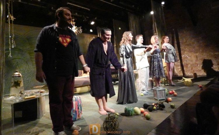 Δωρεάν 4 διπλές προσκλήσεις για την θεατρική παράσταση, Ανύπαρκτοι φίλοι του Alan Ayckbourn, στο Θέατρο Αλκμήνη στα Κάτω Πετράλωνα την Δευτέρα 13 και Τρίτη 14 Φεβρουαρίου 2017