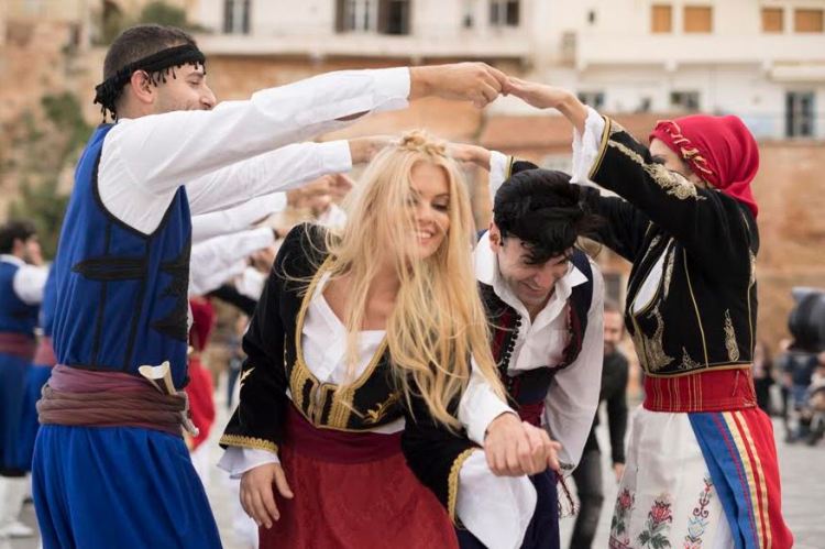 Δωρεάν από 5 διπλές προσκλήσεις για την θεατρική παράσταση, "Η Νεράϊδα και το Παλικάρι" από Τετάρτη 5 έως και Σάββατο 8 Δεκεμβρίου 2018 στο Θέατρο Broadway στην Αθήνα