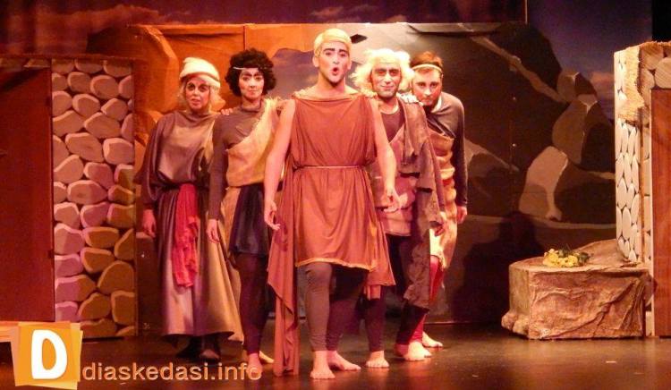 Enas-Dyskolos-Anthropos 08