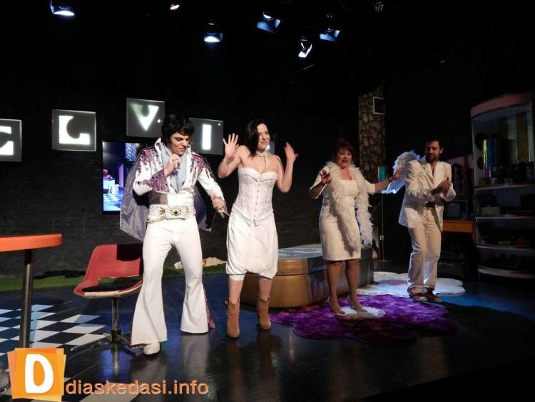 Mageirevontas me ton Elvis 04
