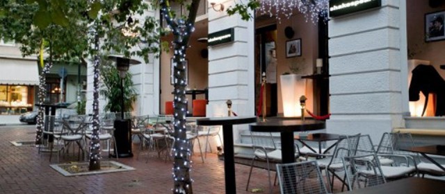 Shakespeare Bar, Πλατεία Καρύτση αξίζει να το γνωρίσεις