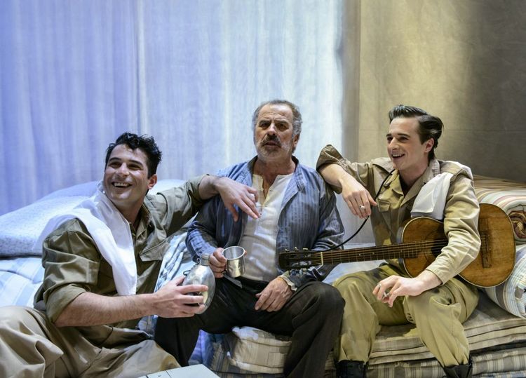Κώστας Τριανταφυλλόπουλος σε μια συνέντευξη για την θεατρική παράσταση "Το πανηγύρι" από τον Σπύρο Καλαματιανό για το Diaskedasi.info