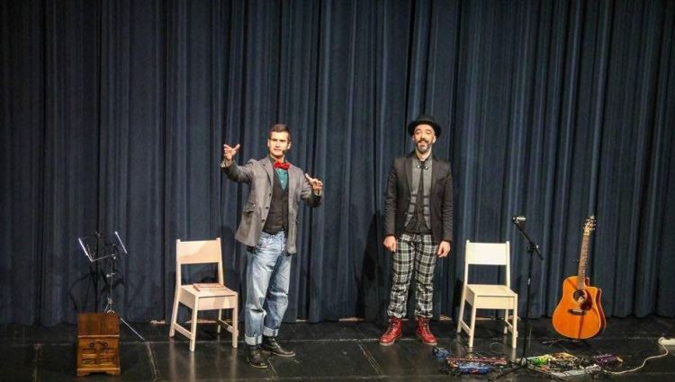 Εμπρός λοιπόν όλοι μαζί του Ευγένιου Τριβιζά, στο Θέατρο Αμαλία στην Θεσσαλονίκη