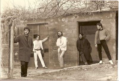 Κυριακή 5 Οκτωβρίου 2014, Λαυρέντης Μαχαιρίτσας, Γιάννης Κότσιρας, Τερμίτες και Εστουδιαντίνα Νέας Ιωνίας, σε ένα ξεχωριστό Live στο Ωδείο Ηρώδου του Αττικού κάτω από την Ακρόπολη