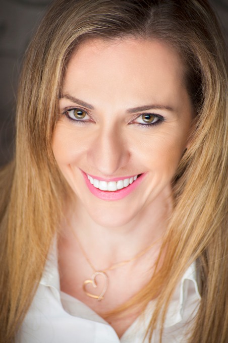 Eleni Konti headshot