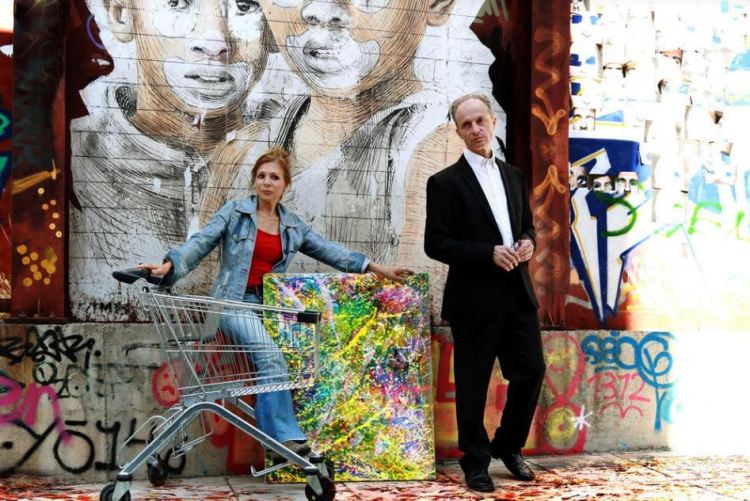 "ΣΗΜΑΔΙΑ ΣΤΗΝ ΟΜΙΧΛΗ" του Stephen Sachs, για 20 παραστάσεις στον Πολυχώρο Vault