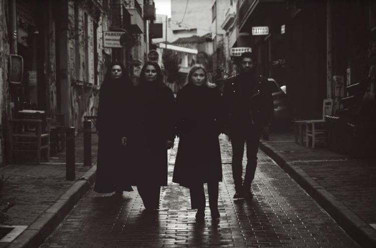 "Σιωπή" της Τάνιας Χαροκόπου, και σκηνοθεσία Μενέλαου Τζαβέλλα στο Θέατρο Χυτήριο