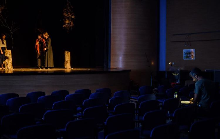 "Λέξεις στο χαρτί – ρόλος στη σκηνή" Σεμινάριο υποκριτικής με τον Σωτήρη Δούβρη (ηθοποιός-σκηνοθέτης)