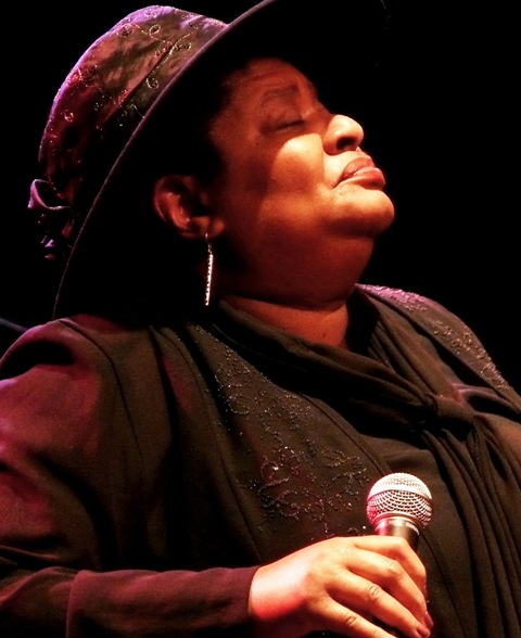 Deitra Farr & The Soul Gift feat. Raphael Wressnig, στο Half Note Jazz Club, στο Μετς