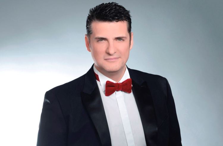 Figoures Stage και οι νύχτες του Πειραιά αλλάζουν με τον Χρίστο Αντωνιάδη