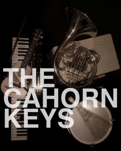 Τετάρτη 23 Οκτωβρίου 2013, το μουσικό σχήμα "Cahorn Keys", θα μας διασκεδάσουν με διάφορα είδη και στιλ μουσικής διασκευασμένα για Cajon, French Horn και Keys, στο De La Luz στον Πειραιά