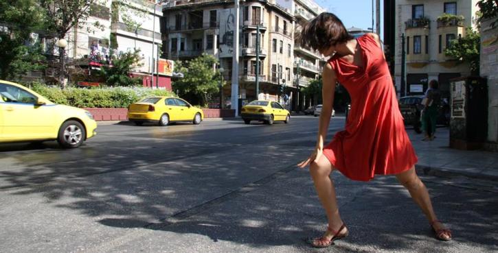 Δευτέρα 30 Σεπτεμβρίου 2013, η Ομάδα θεάματος "H Άλλη Πλευρά" παρουσιάζει  και για 10 μόνο παραστάσεις, μια performance κίνησης και λόγου με τίτλο "Βήματα στην πόλη ένα αστικό παραμύθι, στο Κέντρο Ελέγχου Τηλεοράσεων στην Κυψέλη