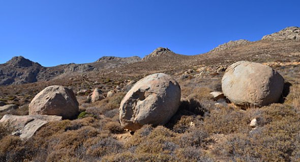 vraxiastinserifo